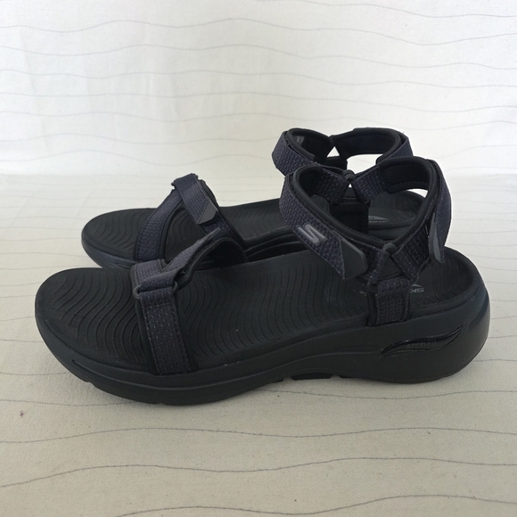 Skechers Womens Go Walk Arch Fit Cruise Around Black Sandals Shoes 140251 Sz 10 - Picture 2 of 11